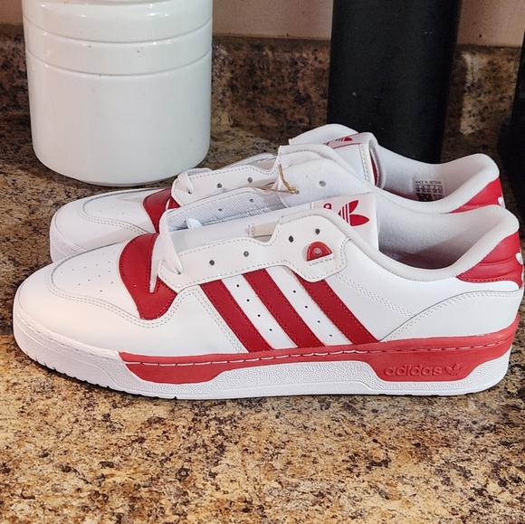 Adidas rivalry low top sneakers. - Picture 11 of 13
